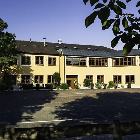 Hallnberg 4* 발퍼트스기르헹