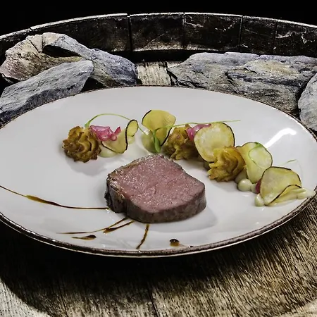 Hallnberg 4*