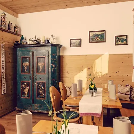 Hallnberg Отель