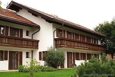 Hallnberg 4*