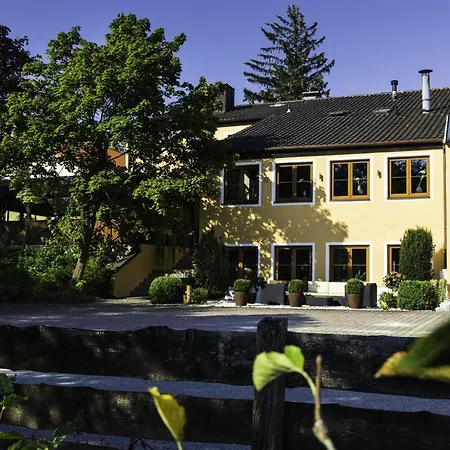 Hallnberg 4*