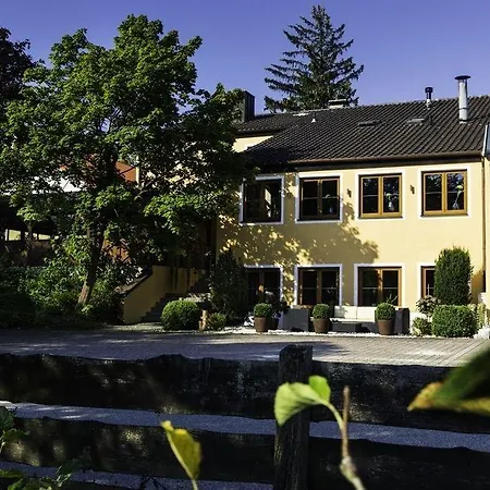 Hallnberg 4*