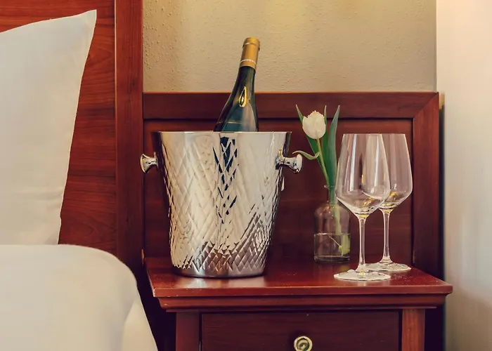 Hallnberg Hotell 4*