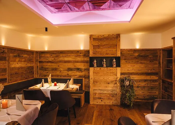 Hallnberg Hotell 4*